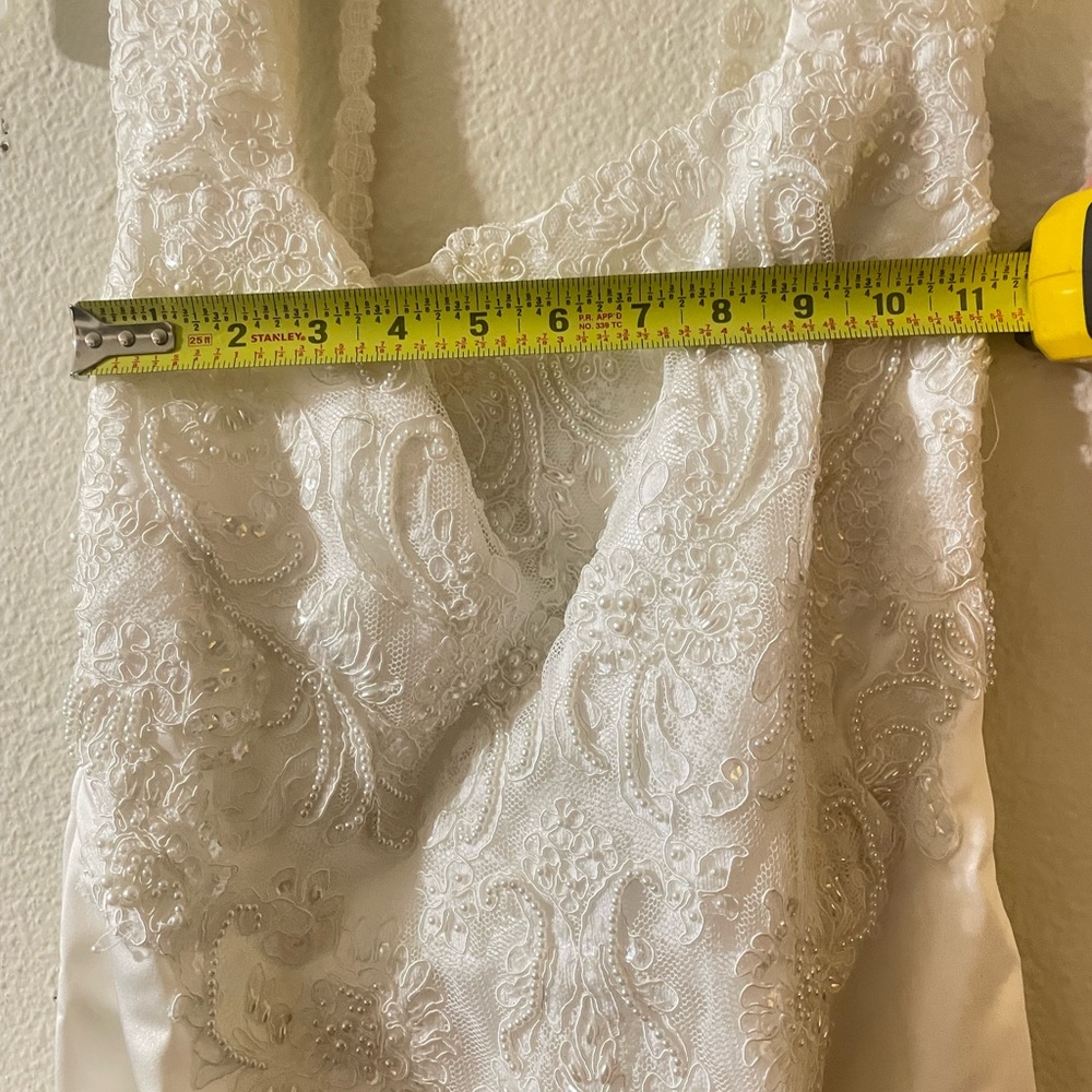 Ivory Lace Appliqué Satin Wedding Gown - Picture 5 of 16